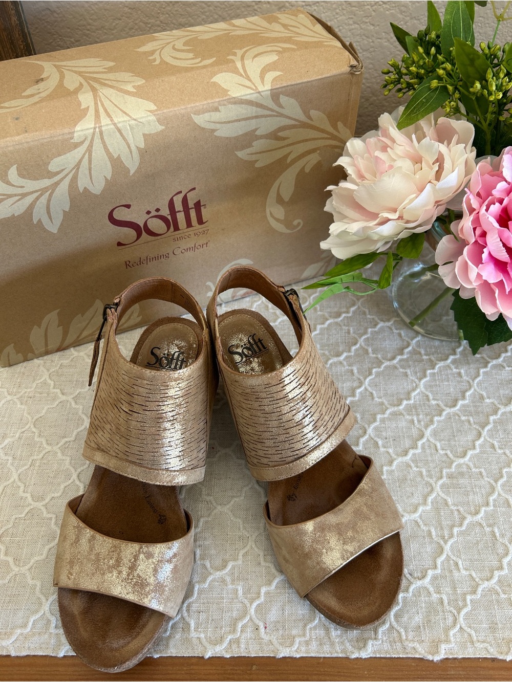 Sofft Milan,Metallic Champagne Open-Toe Block Heel Mules, size 9M, stylish comfy - Picture 2 of 13